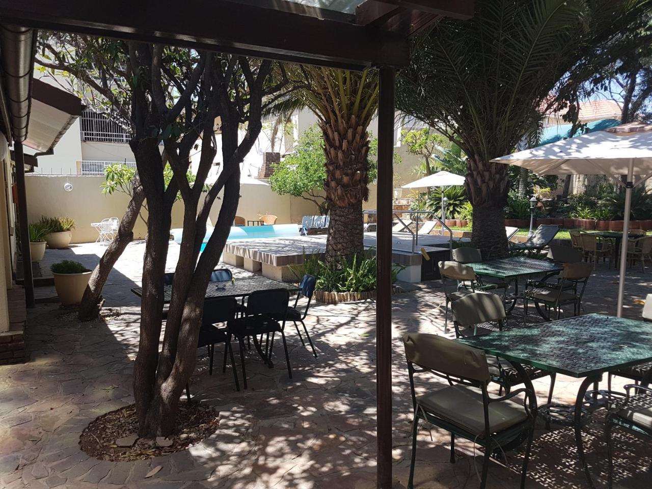 Hotel Pension Steiner Windhoek Exterior foto