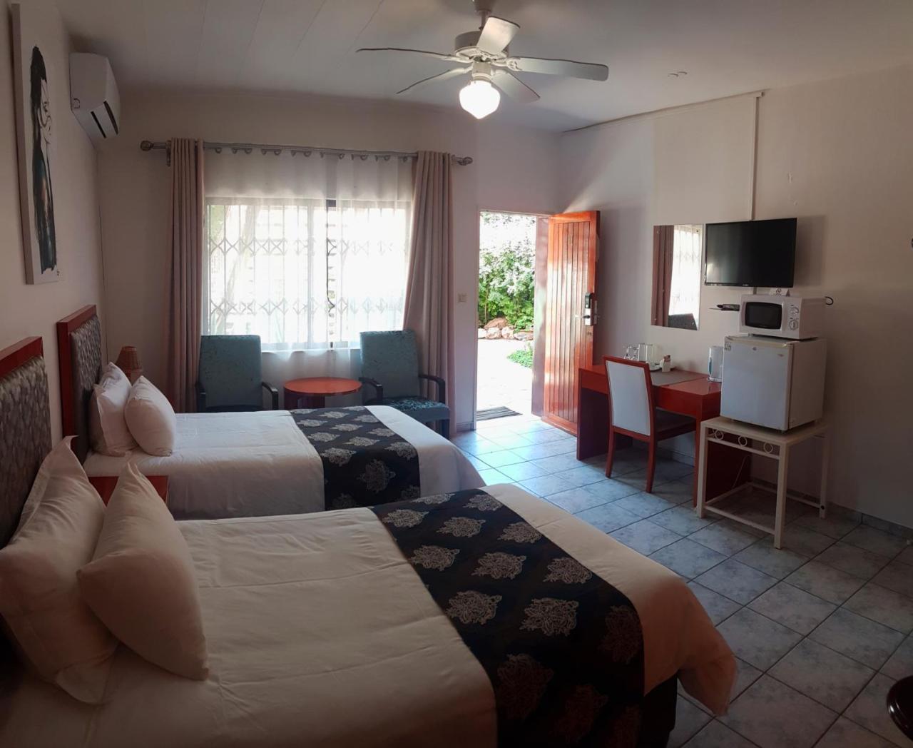 Hotel Pension Steiner Windhoek Exterior foto