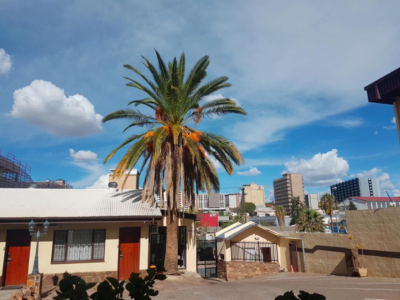 Hotel Pension Steiner Windhoek Exterior foto